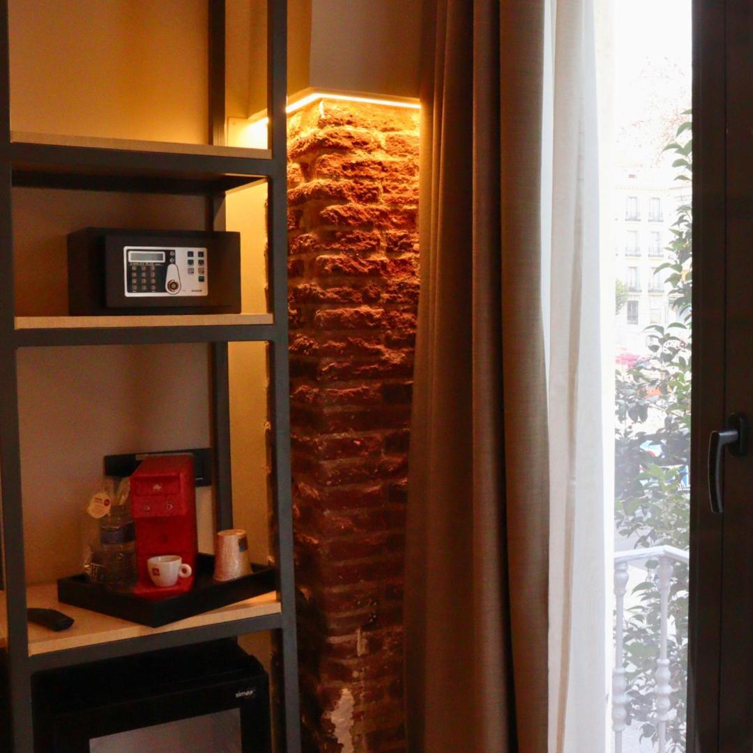 Hostal La Rua-Montera Madryt Zewnętrze zdjęcie