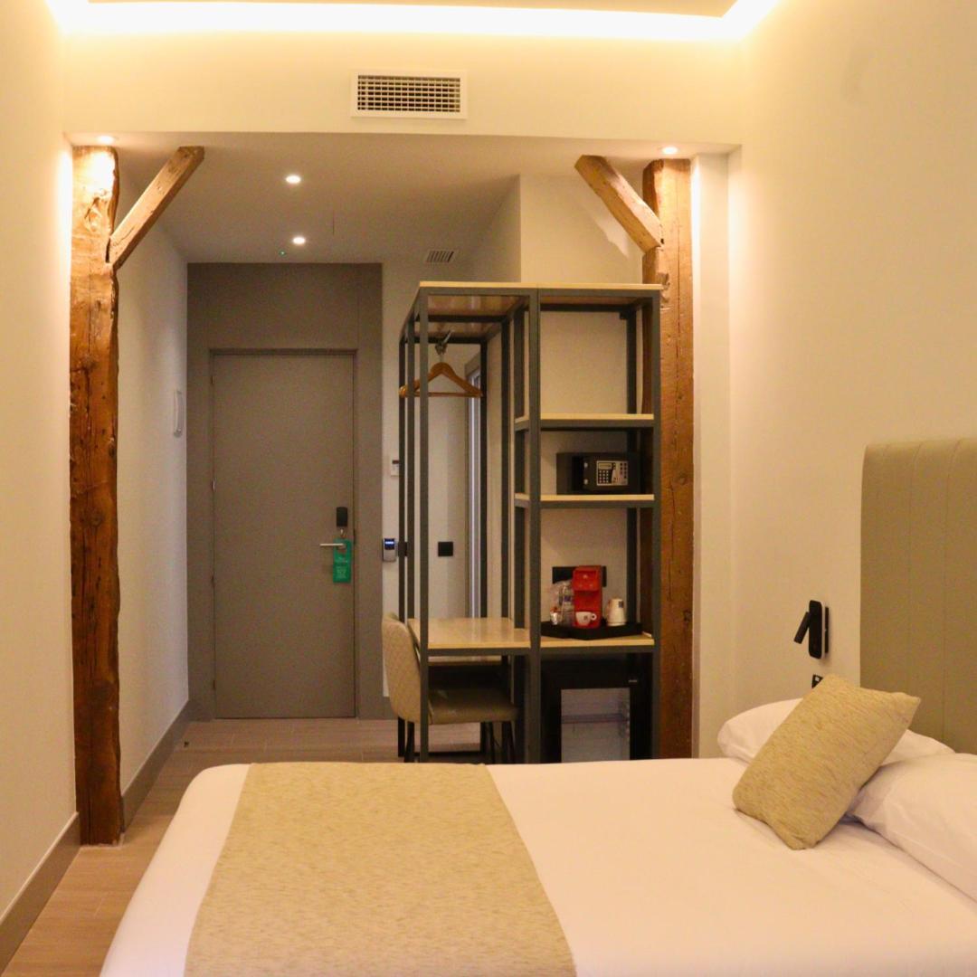 Hostal La Rua-Montera Madryt Zewnętrze zdjęcie