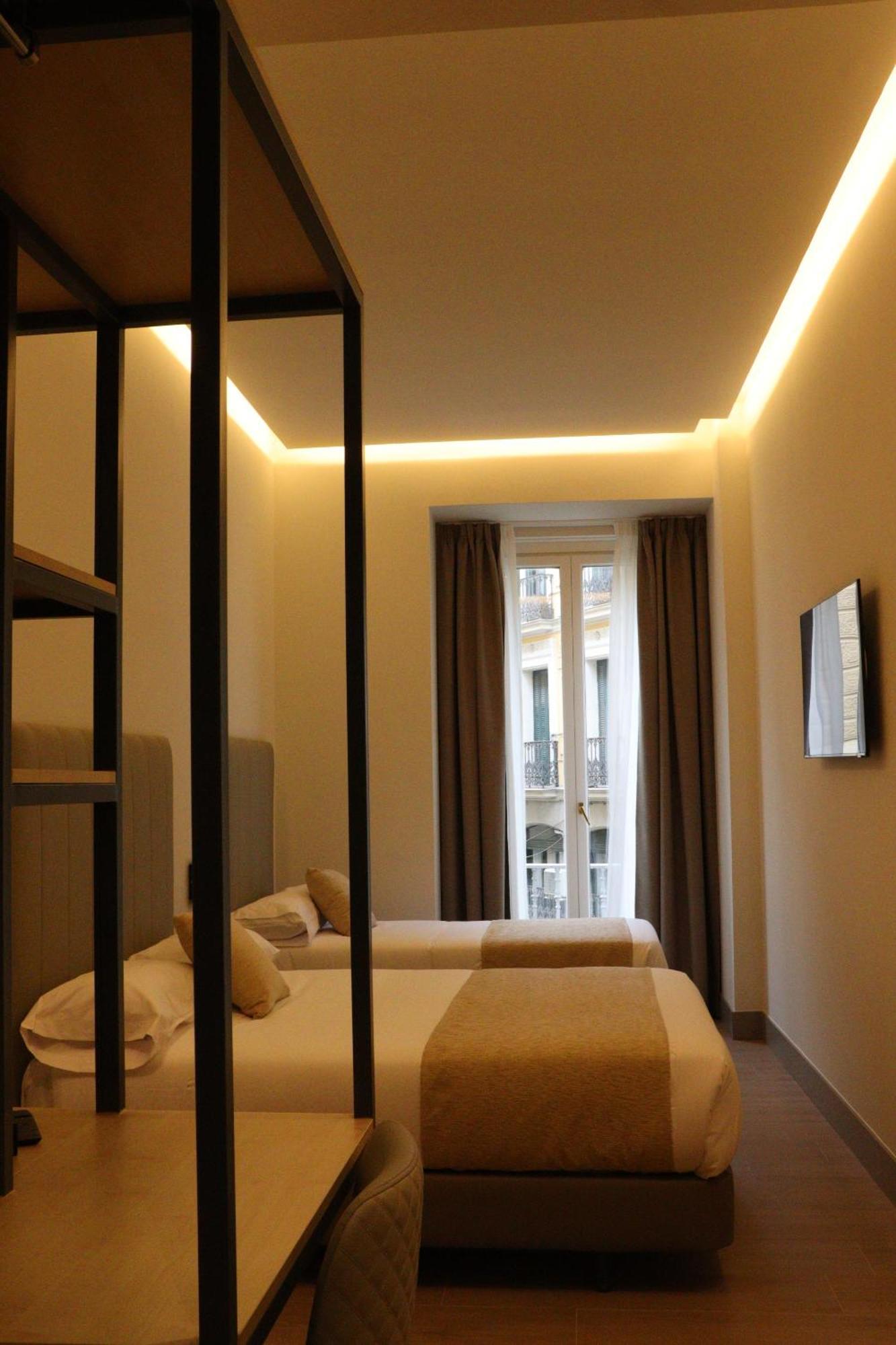 Hostal La Rua-Montera Madryt Zewnętrze zdjęcie